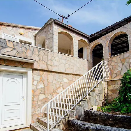 بيت للعطل House سبليتسكا